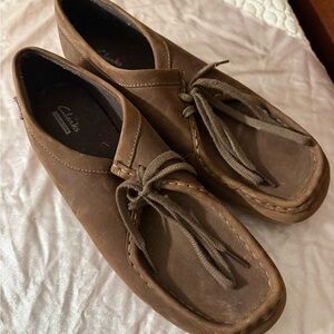 Clarks Men’s Brown Chukka Wallabee Lace-Up Boots